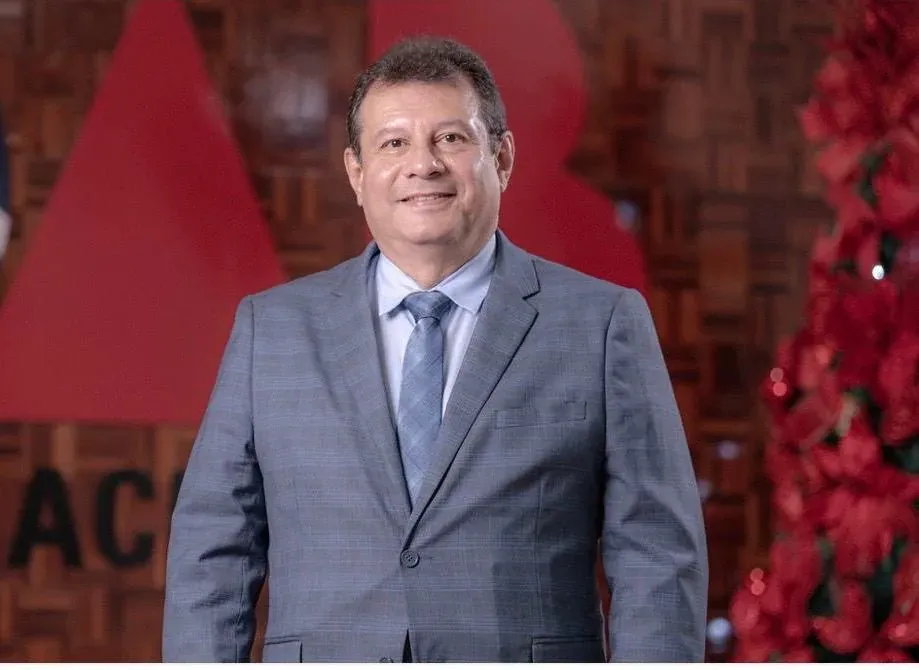 Dr. Carlos Lamas