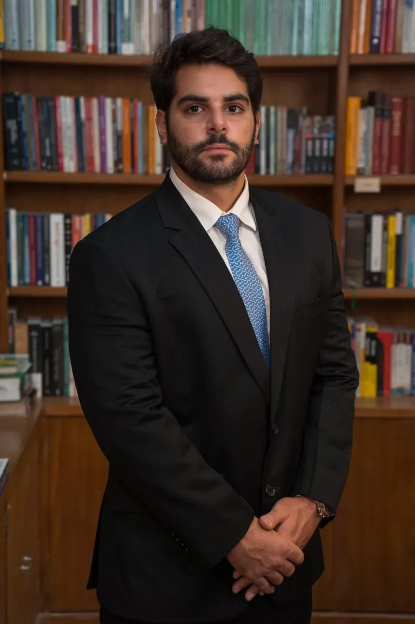Dr. Leonardo Tayah
